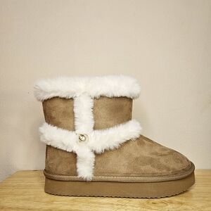 NWT Juicy Couture Winter Boots Tan White Faux Fur Booties Womans Size 7